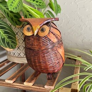 Vintage wicker wooden owl open top lip basket‎ storage